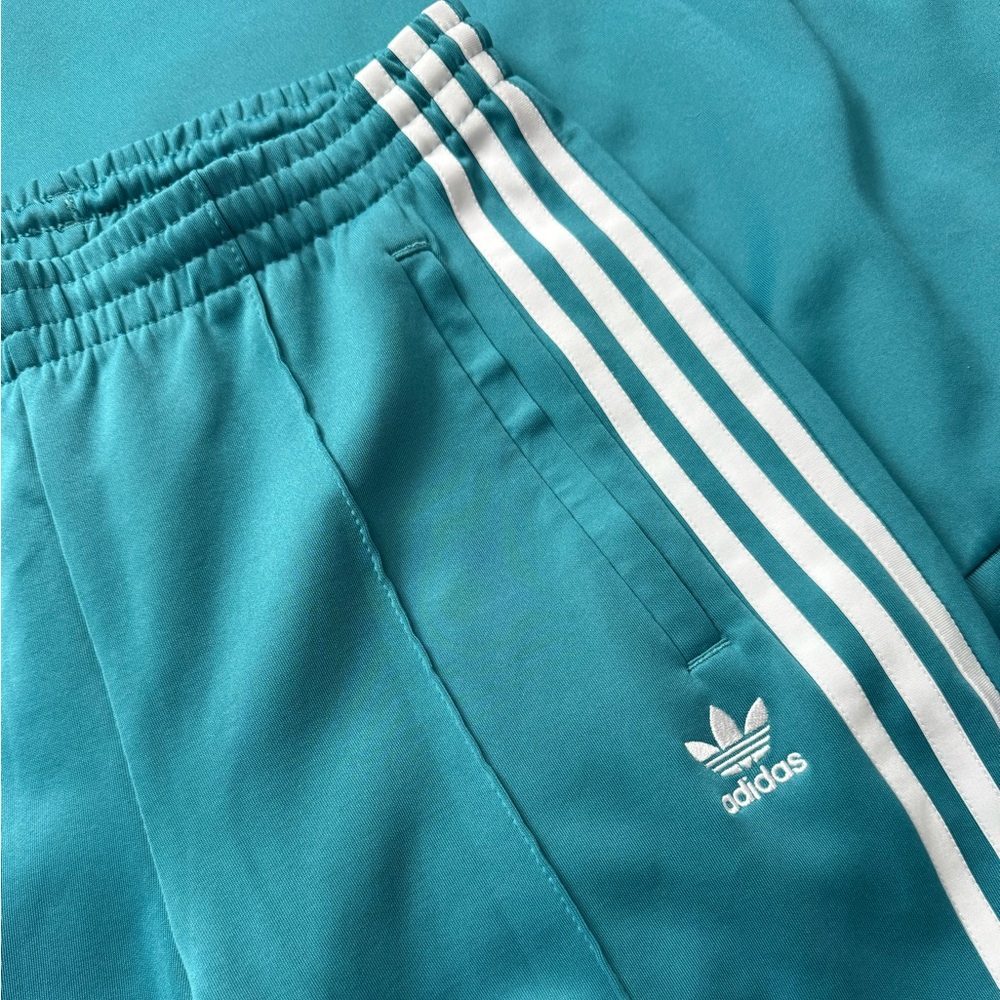 2pcs Adidas Aqua blue Tracksuit with White Accents - Picture 7 of 14